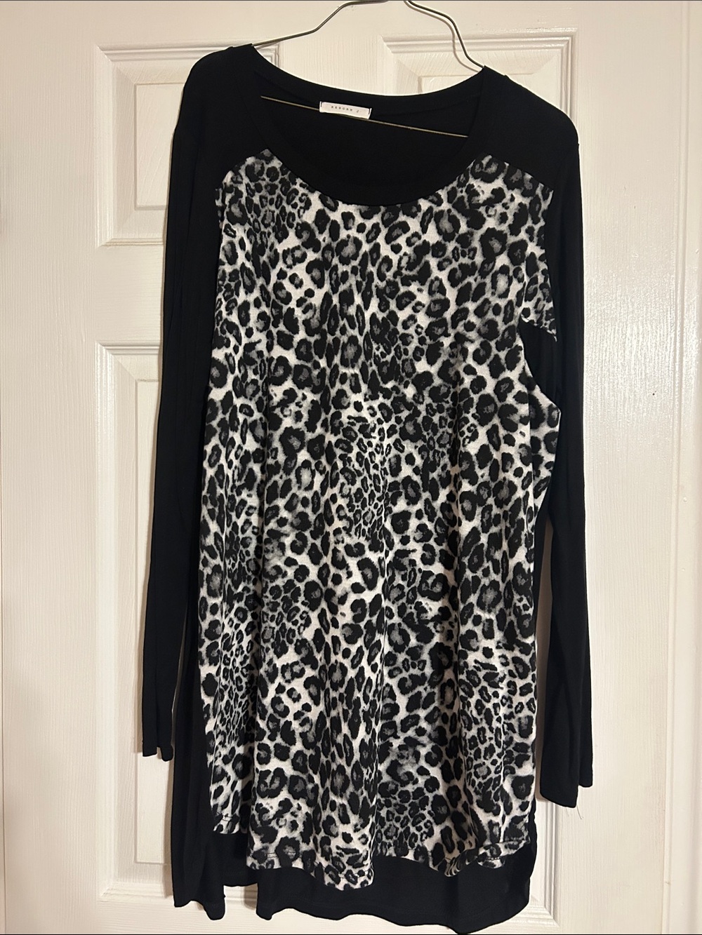 Reborn J Black and White Leopard-Print Long Sleeve Tunic Dress